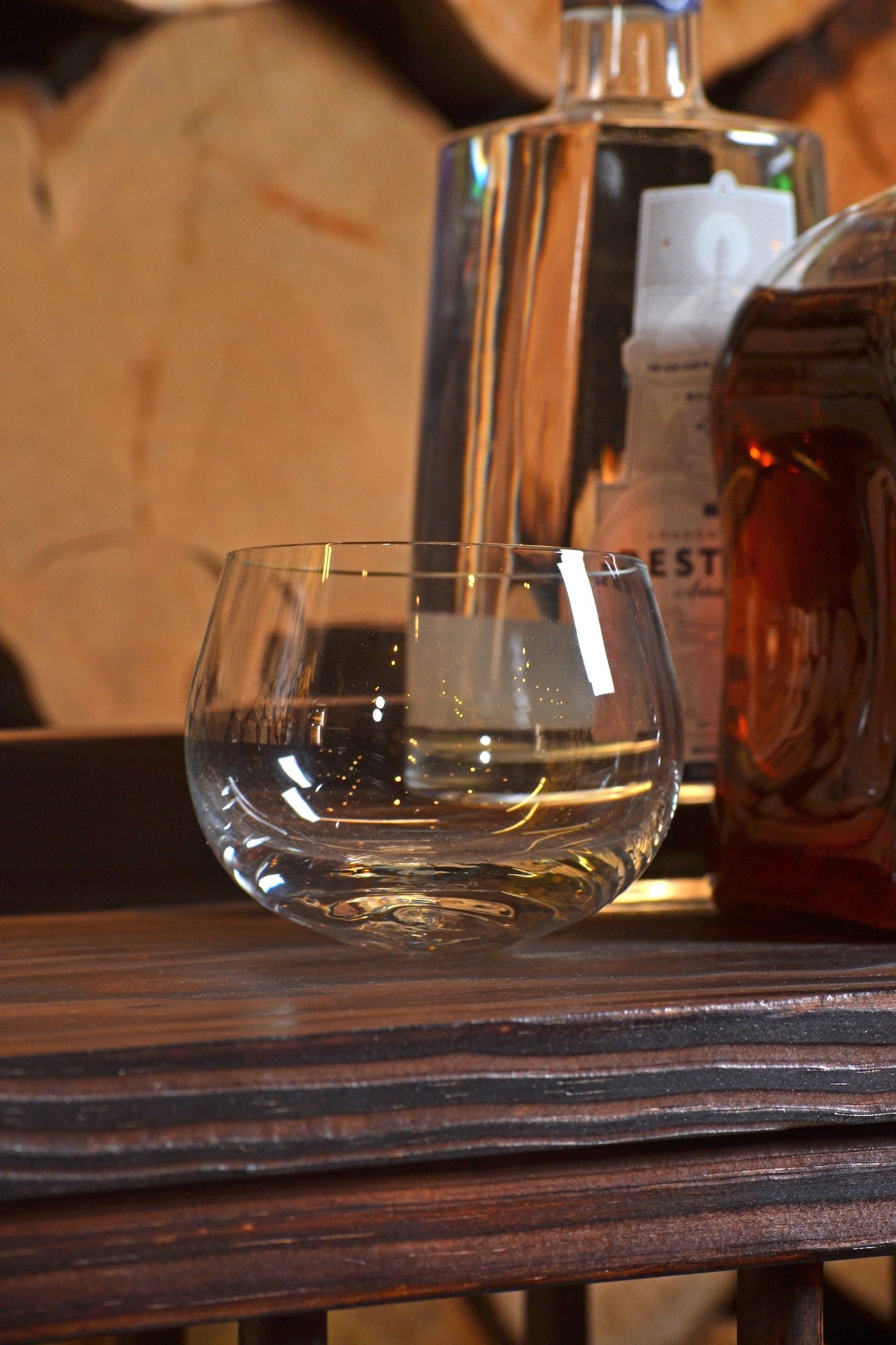 Mueble bar Cava + *Set x 4  vasos originales Daniel Wolf*