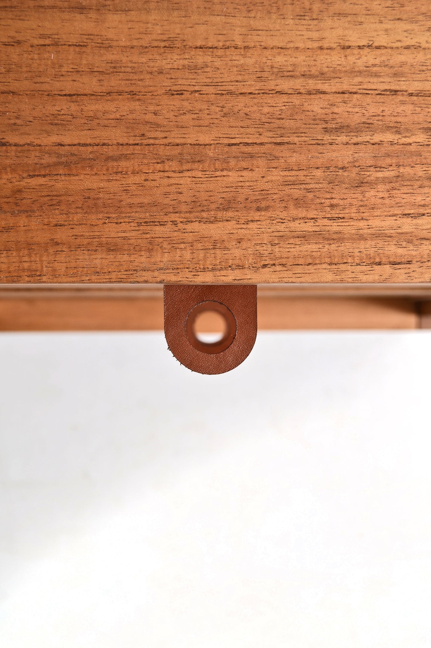 Mesa de luz Uilash - 20% OFF